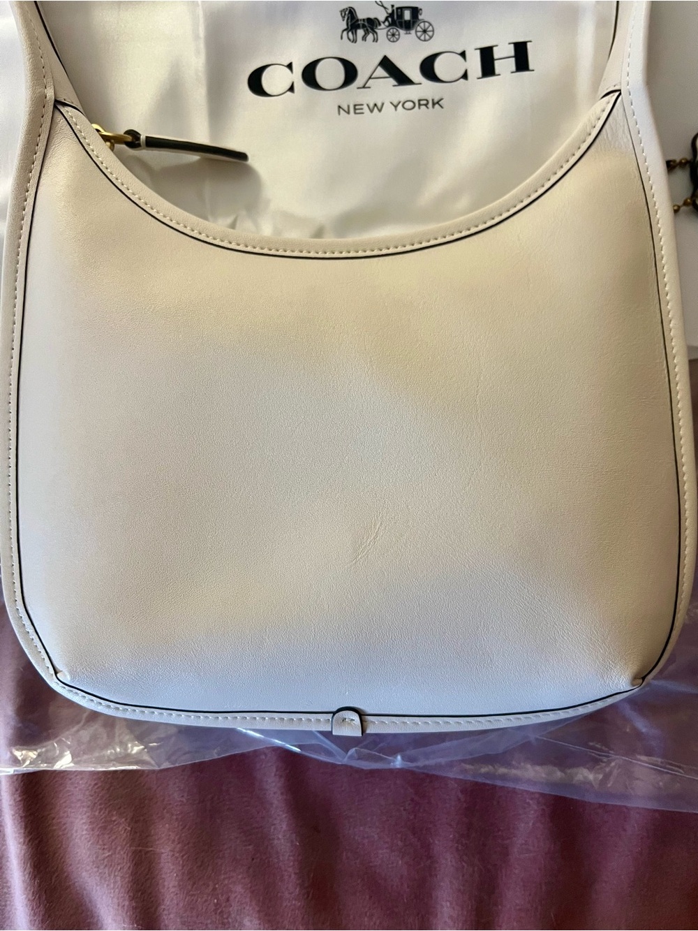 Coach Curve Zip in chalk - Picture 8 of 11
